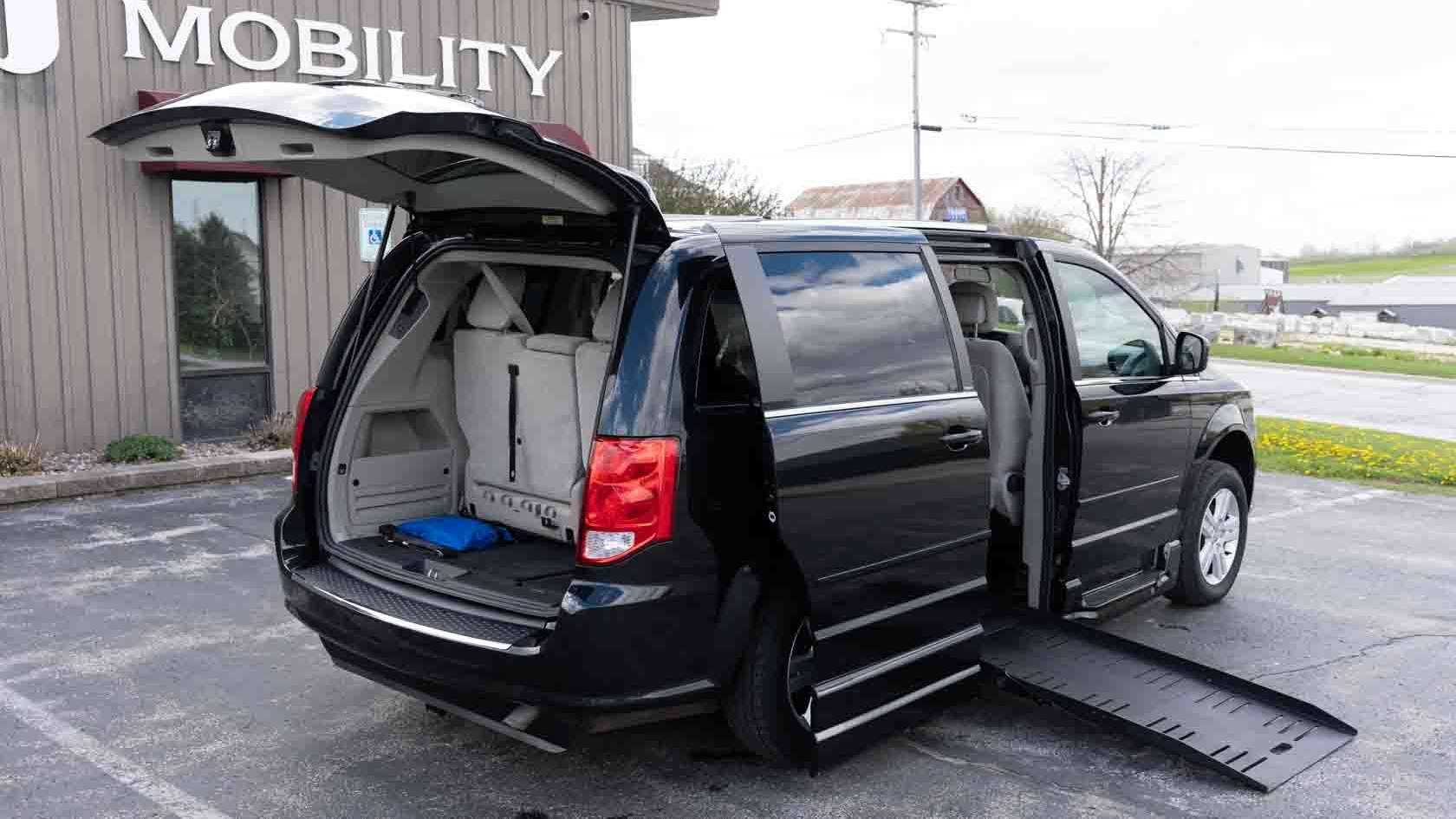 dodge grand caravan 2011 2D4RN5DG0BR689904 image dodge grand caravan 2011 2D4RN5DG0BR689904 image
